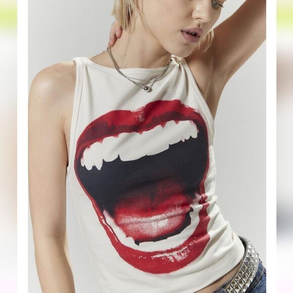 Silence + Noise Mercedes Lips Graphic Tank Top URBAN OUTFITTERS NWT/NWOT - Picture 2 of 7